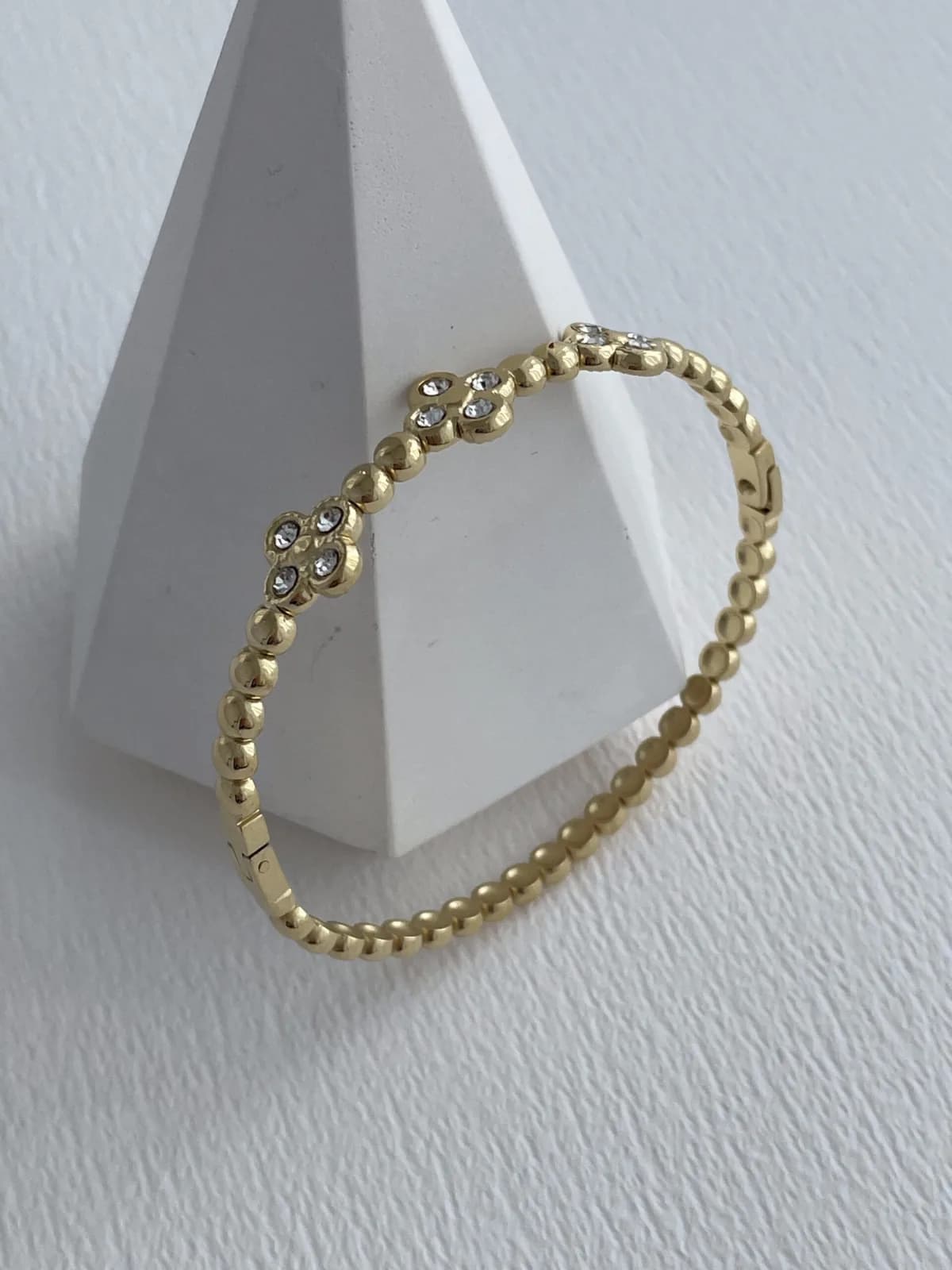 Çelik Zirkon Taşlı Yonca Model Gold Bileklik