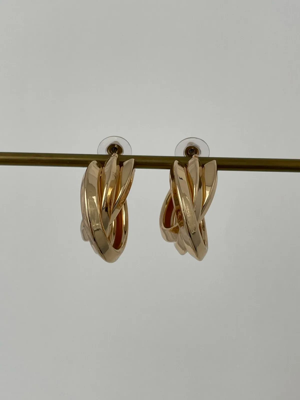 Özel Seri Üçlü Kıvrım Geometrik Tasarım Gold Küpe