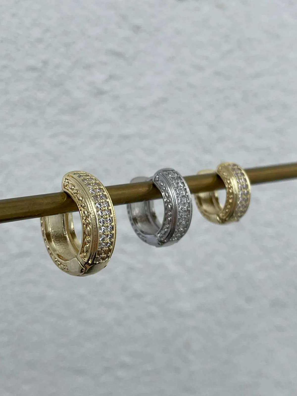 Özel Seri Zirkon Taşlı Kalın Mini Gold Halka Küpe
