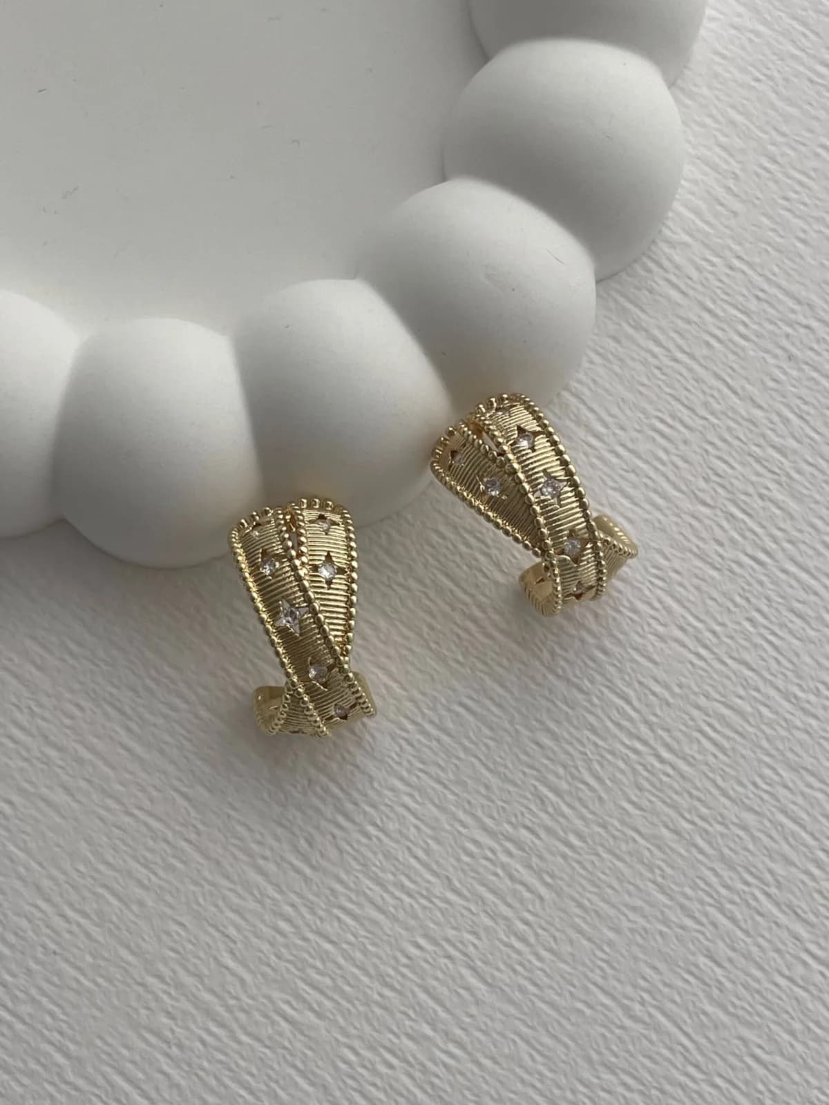 Özel Seri Marka Model Yıldız Detay Gold Küpe