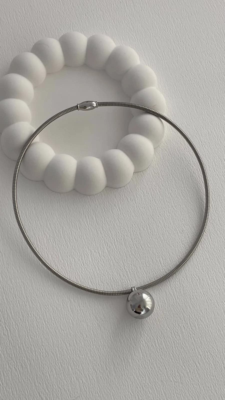 Özel Seri Tel Tasarım Top Detay Gümüş Choker Kolye