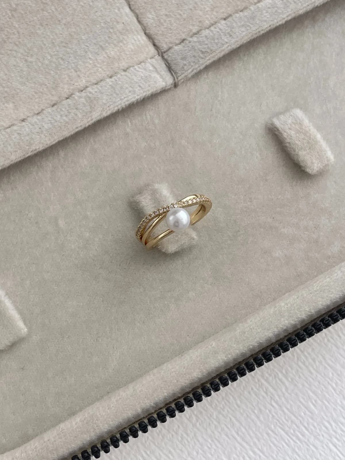 Özel Seri Zirkon Taşlı İnci Detay Ayarlanabilir Gold Yüzük