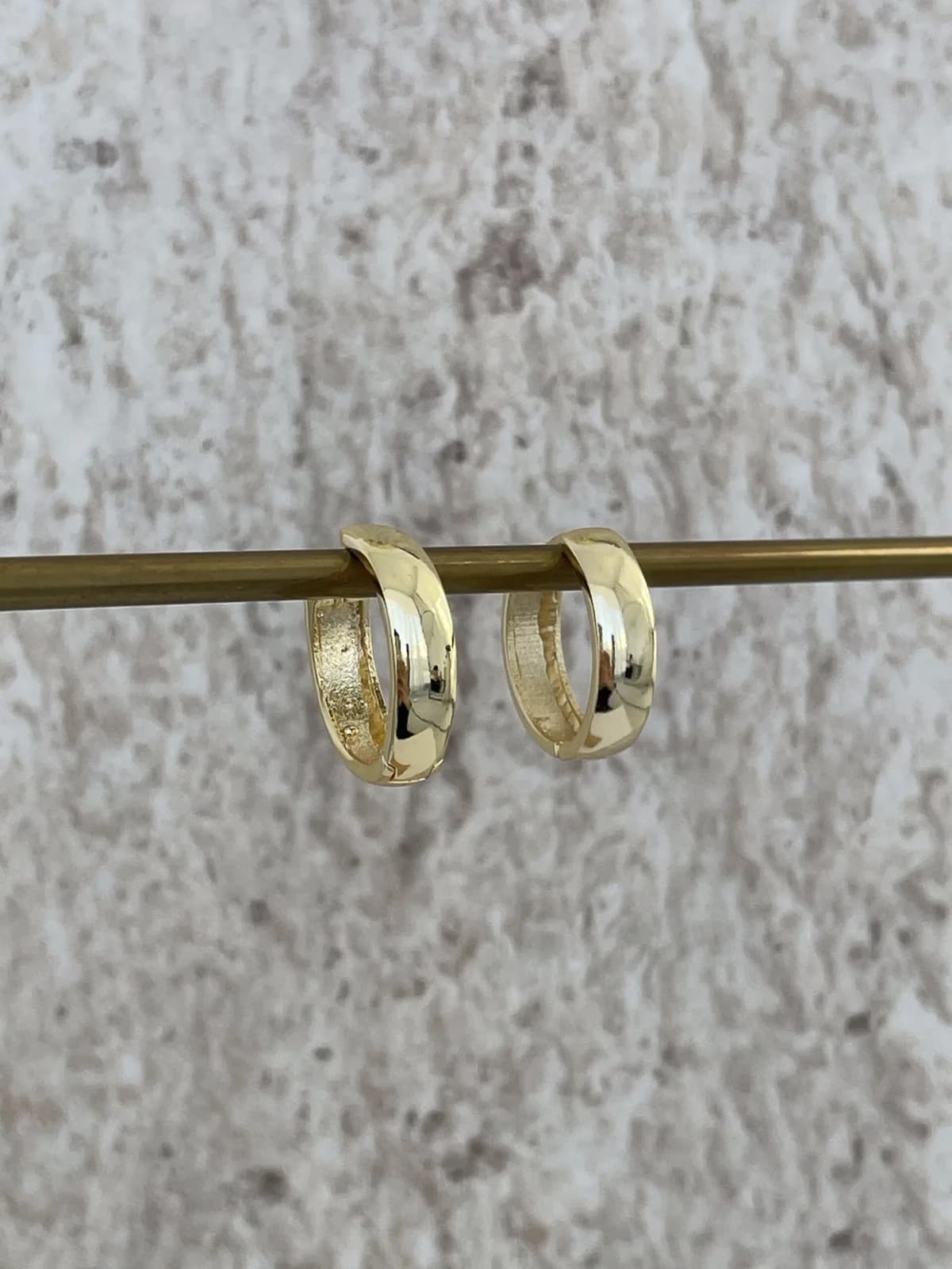 Özel Seri Kenarları Kesik Gold Orta Halka Küpe