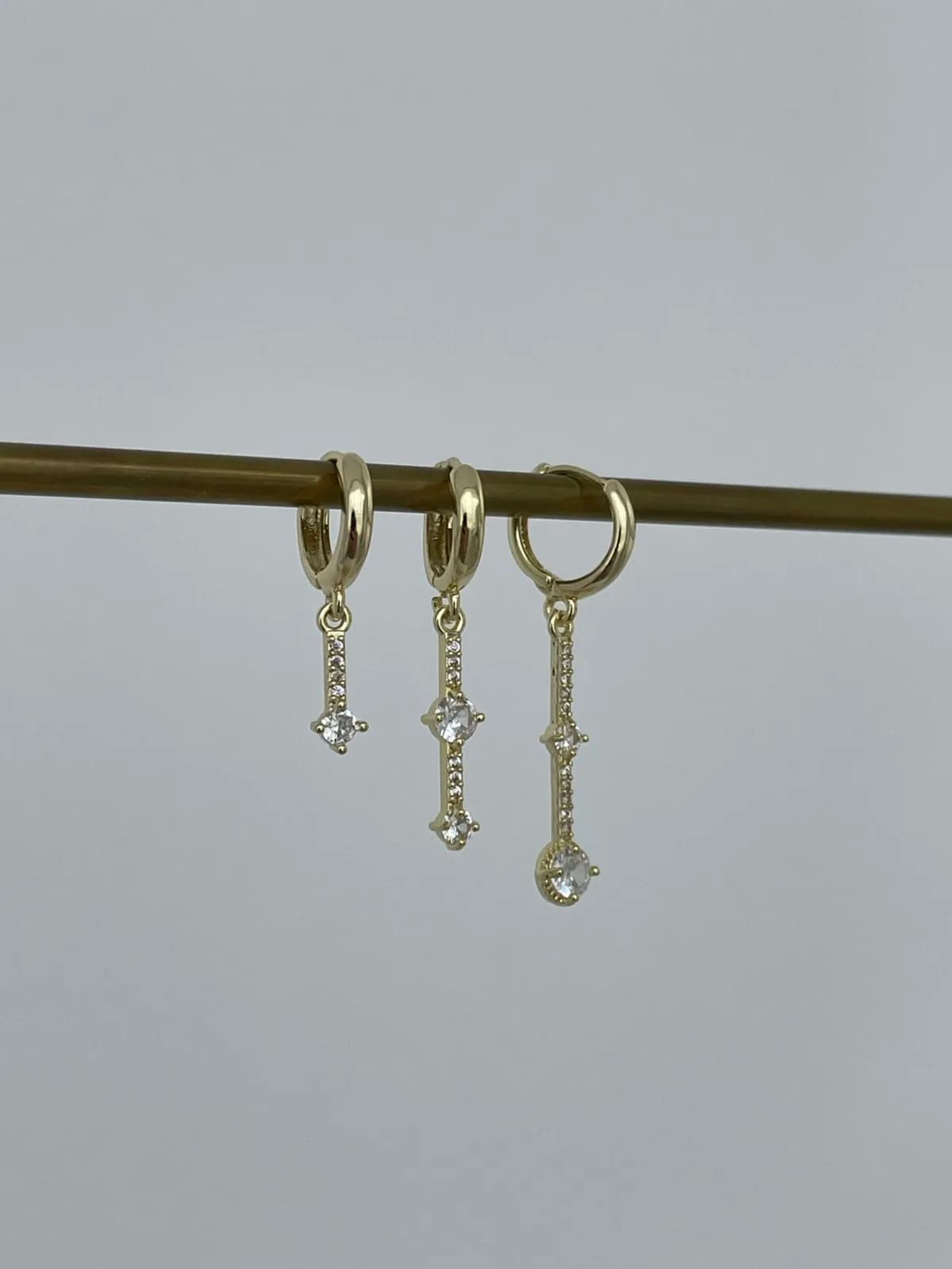 Özel Seri Zirkon Taşlı Çubuk Tasarım Gold Üçlü Küpe Set