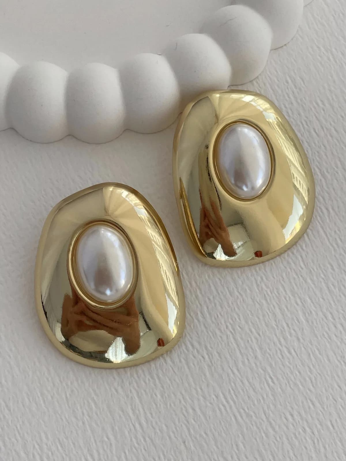 Özel Seri Oval Tasarım İnci Detay Gold Küpe