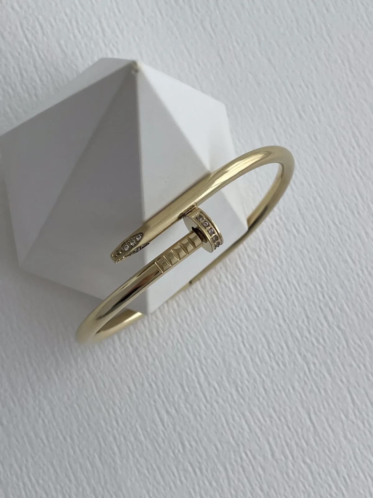Çelik Zirkon Taşlı Çivi Tasarım Gold Kelepçe Bileklik