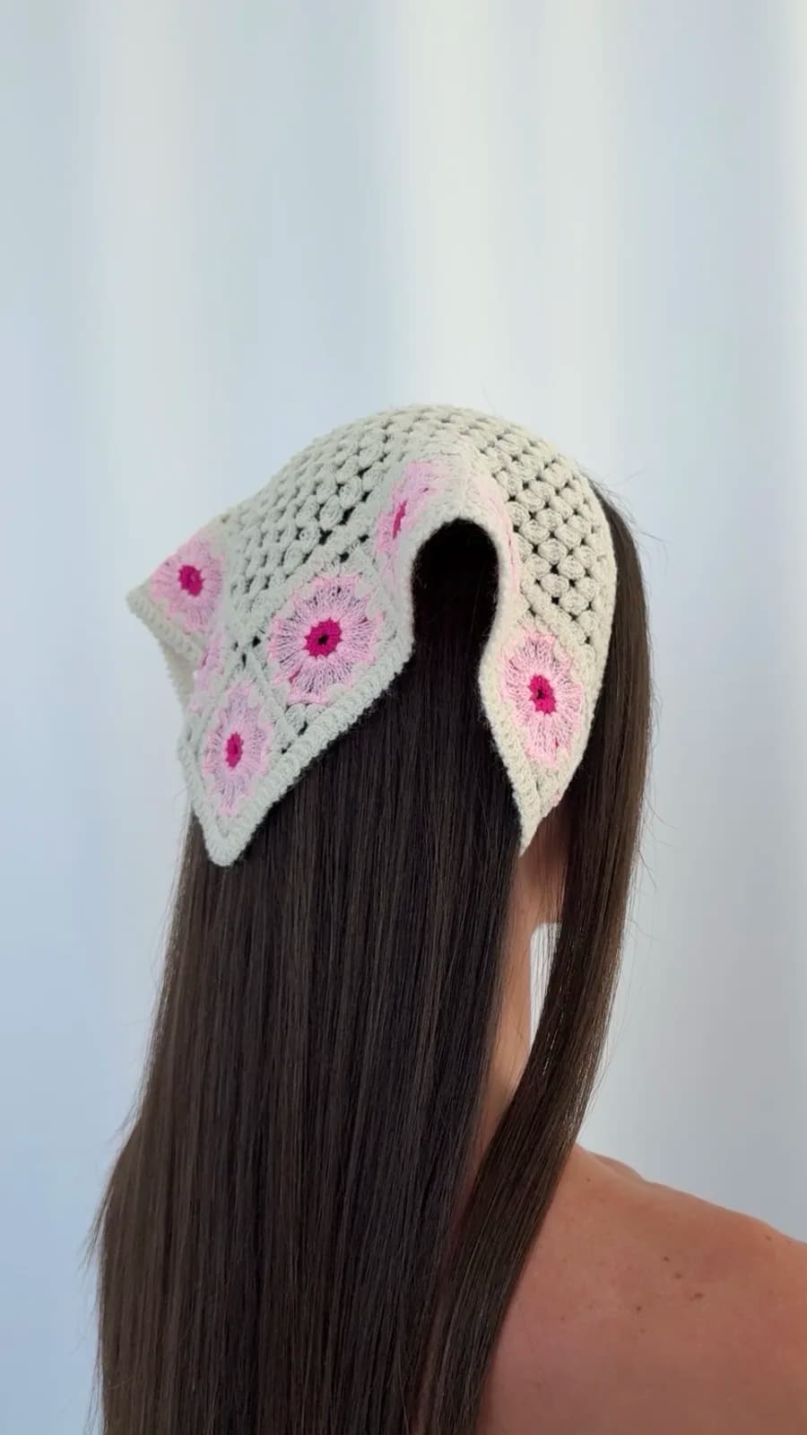 Pembe Çiçek Tasarım Örgü Krem Bandana
