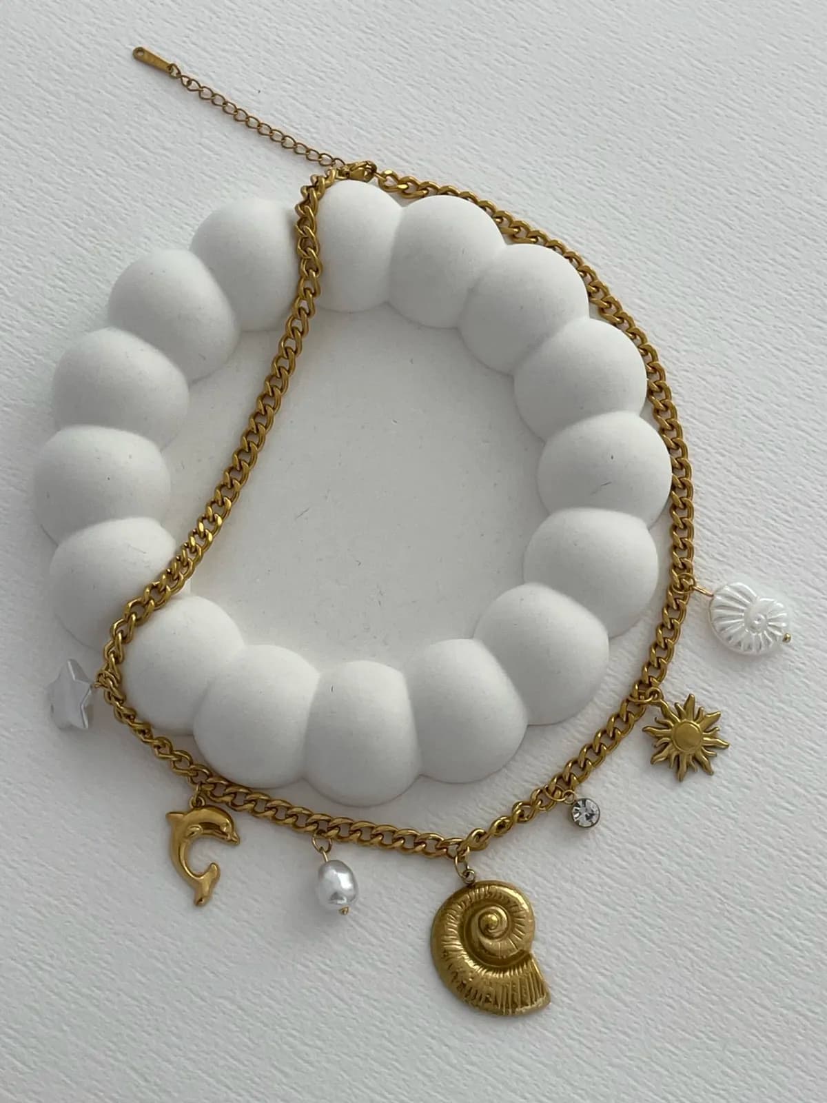 Çelik İnci Detay Deniz Kabuğu Charm Gold Kolye