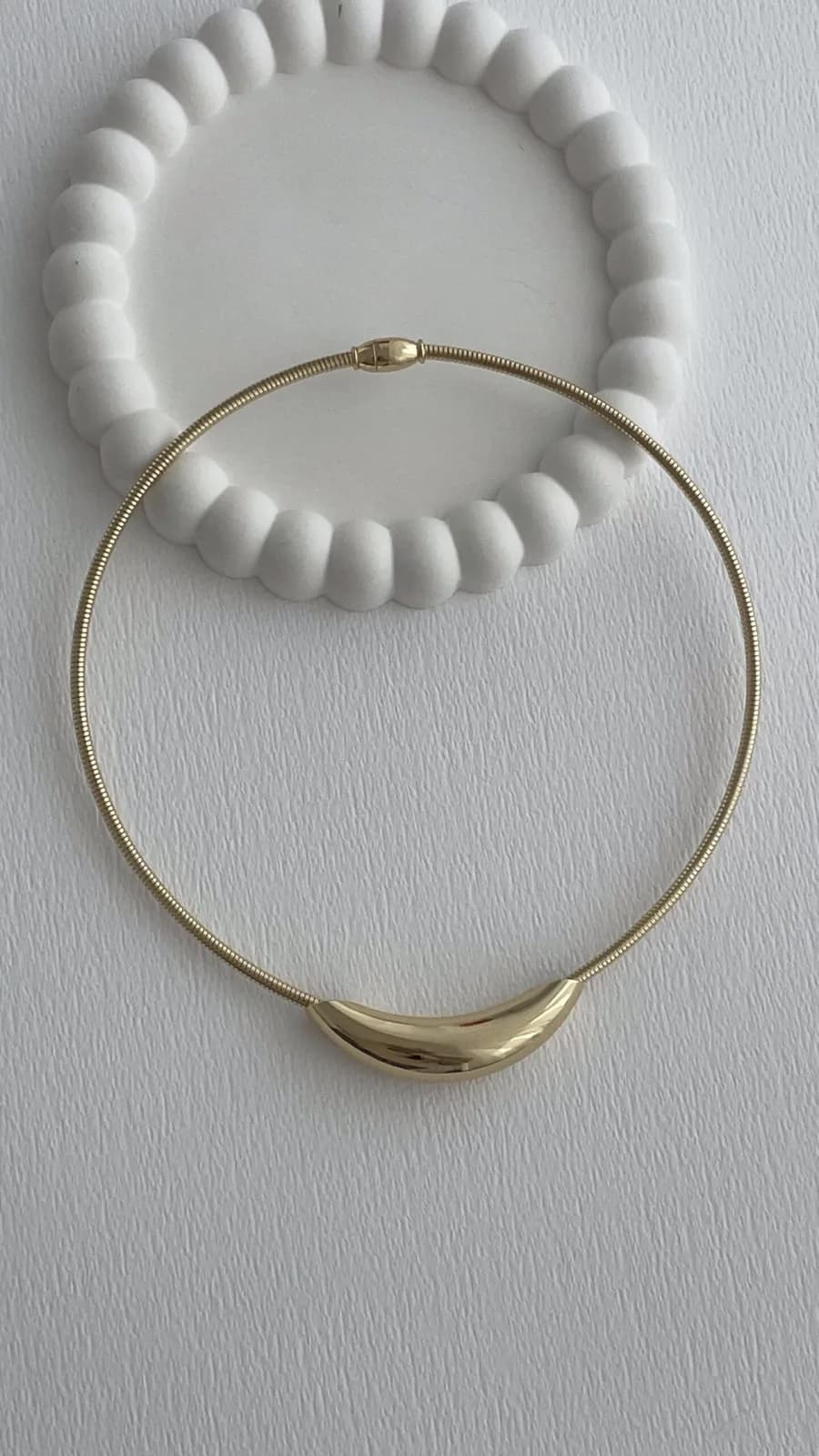 Özel Seri Oval Plaka Detay Gold Choker Kolye