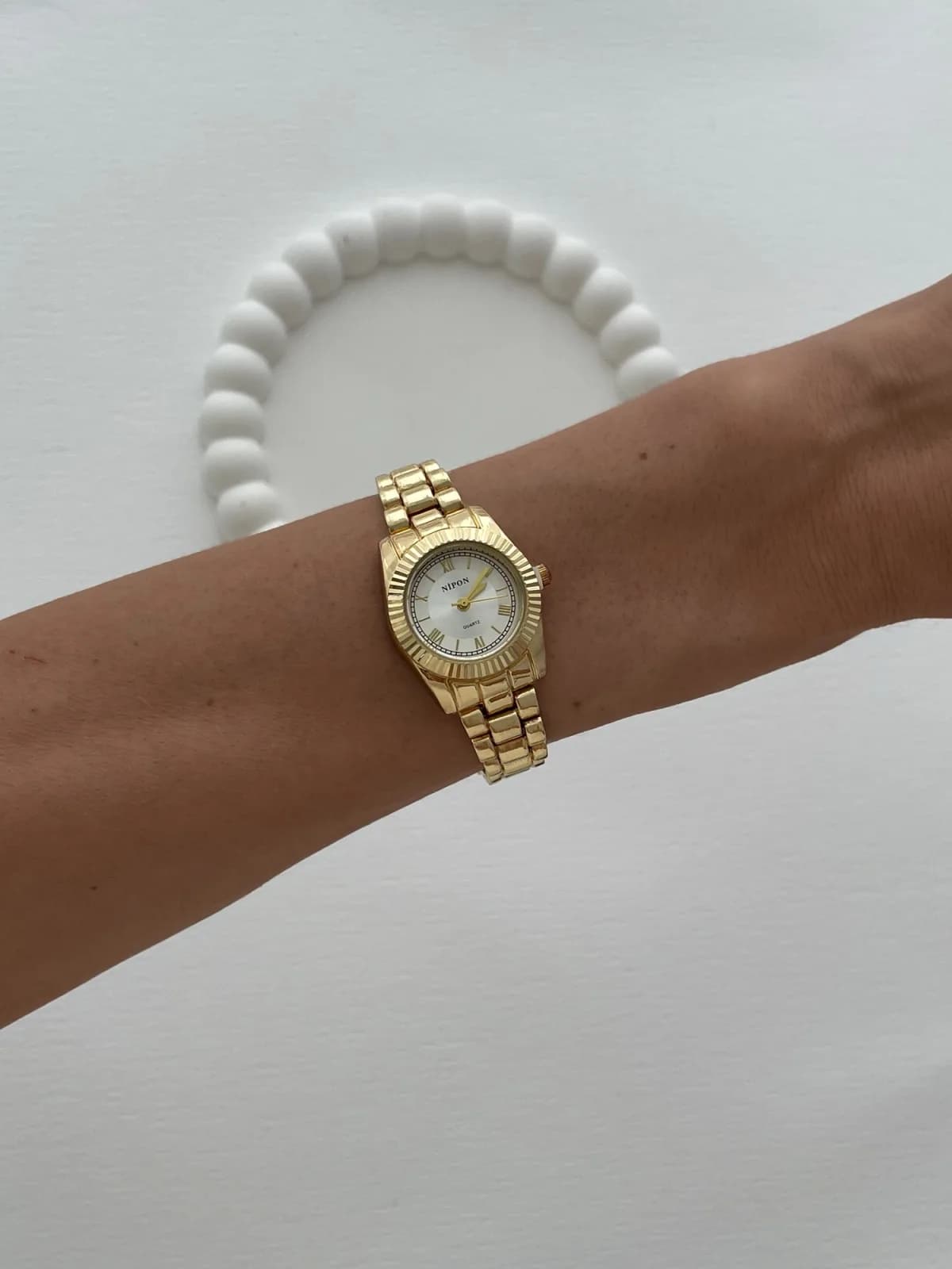 Yuvarlak Tasarım Kadranı Beyaz Gold Vintage Saat