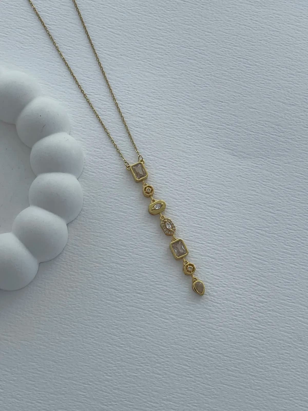 Çelik Saydam Baget Taşlı Geometrik Tasarım Gold Y Kolye