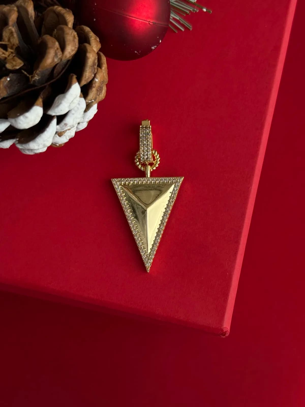 NS-Zirkon Taşlı Büyük Üçgen Gold Charm Uç