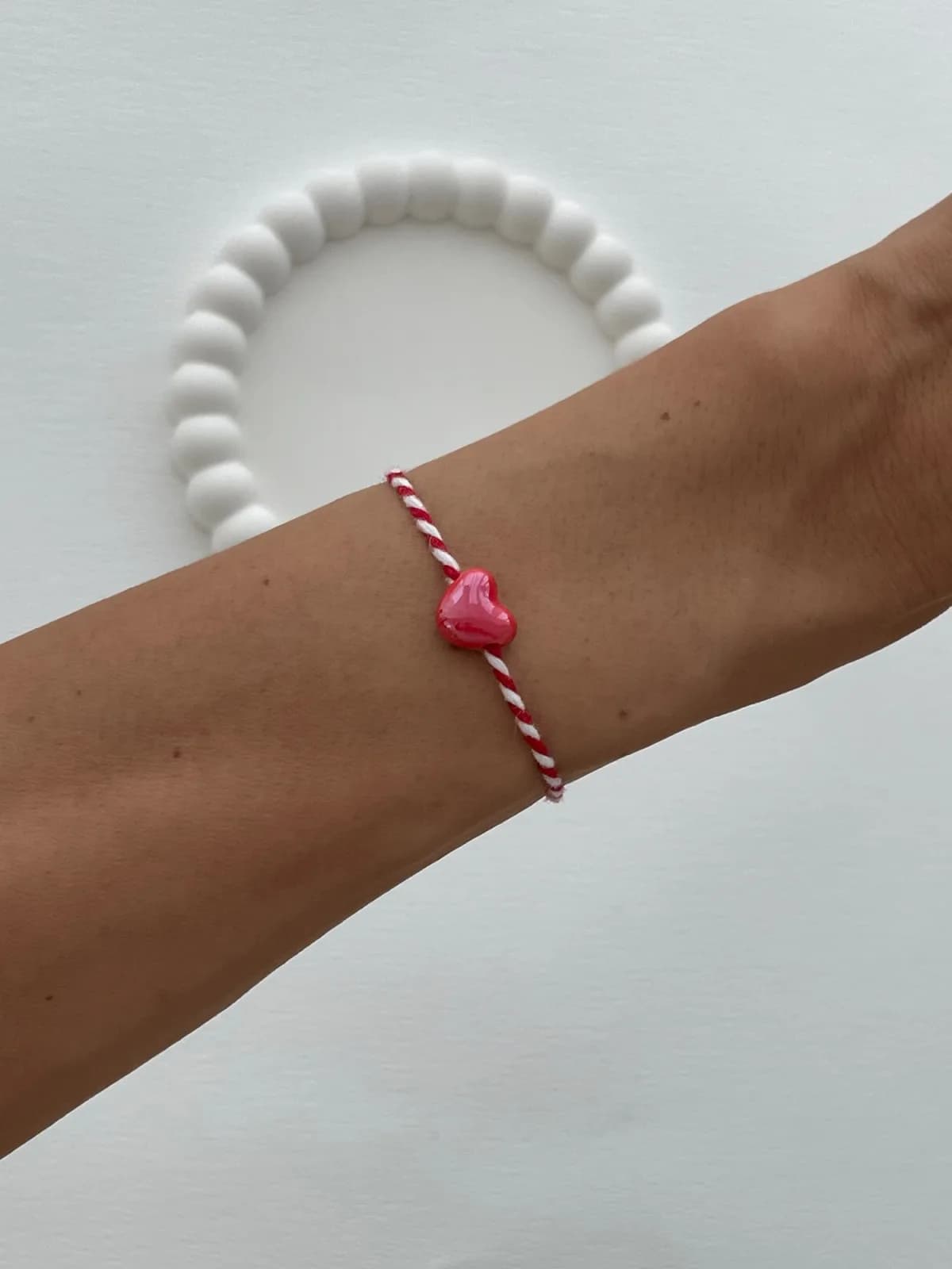 Pembe Kalp Tasarım Kırmızı Beyaz Marteniçka İp Bileklik