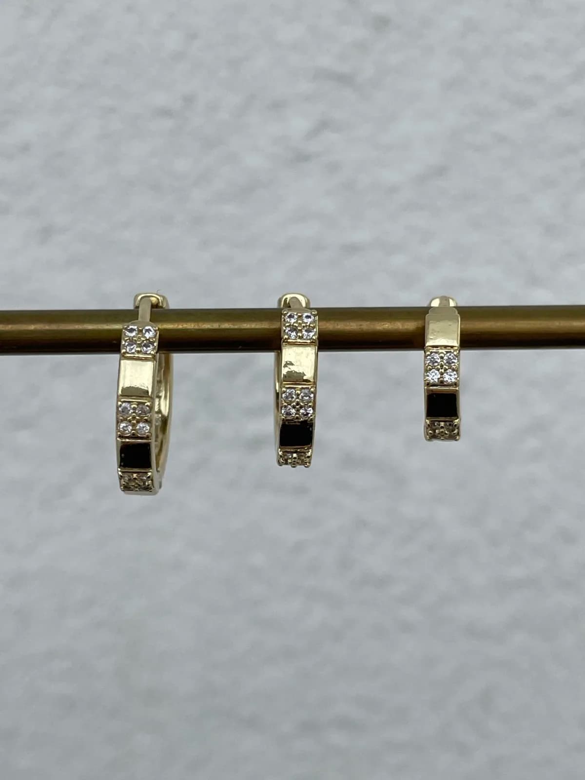 Özel Seri Zirkon Taşlı Üçlü Halka Gold Küpe Seti