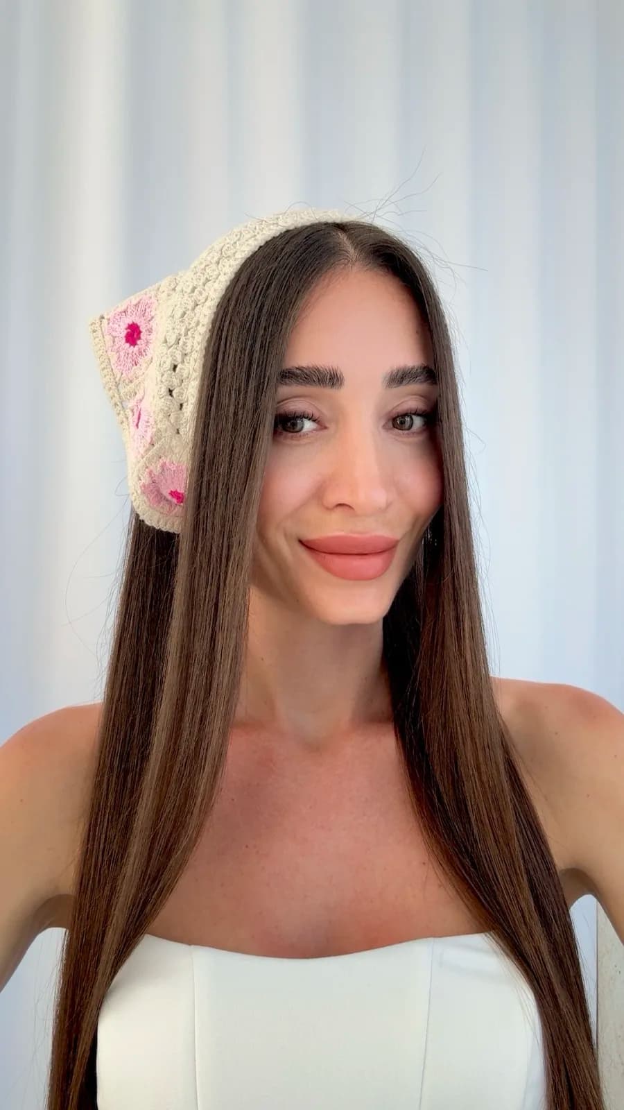 Pembe Çiçek Tasarım Örgü Krem Bandana