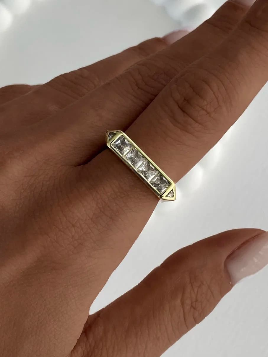 Özel Seri Baget Taşlı Ayarlanabilir Gold Yüzük