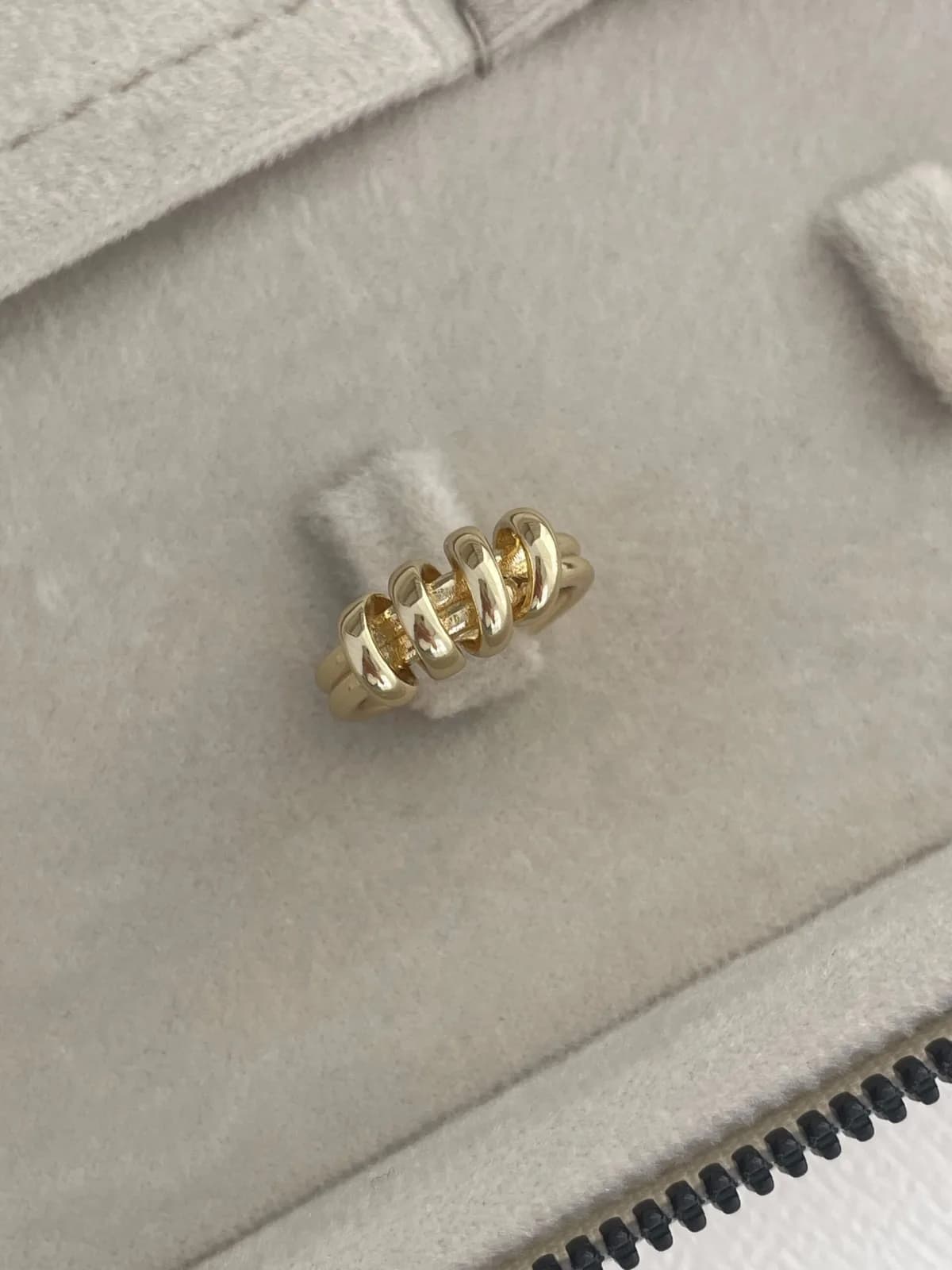 Özel Seri Burgu Tasarım Ayarlanabilir Gold Yüzük