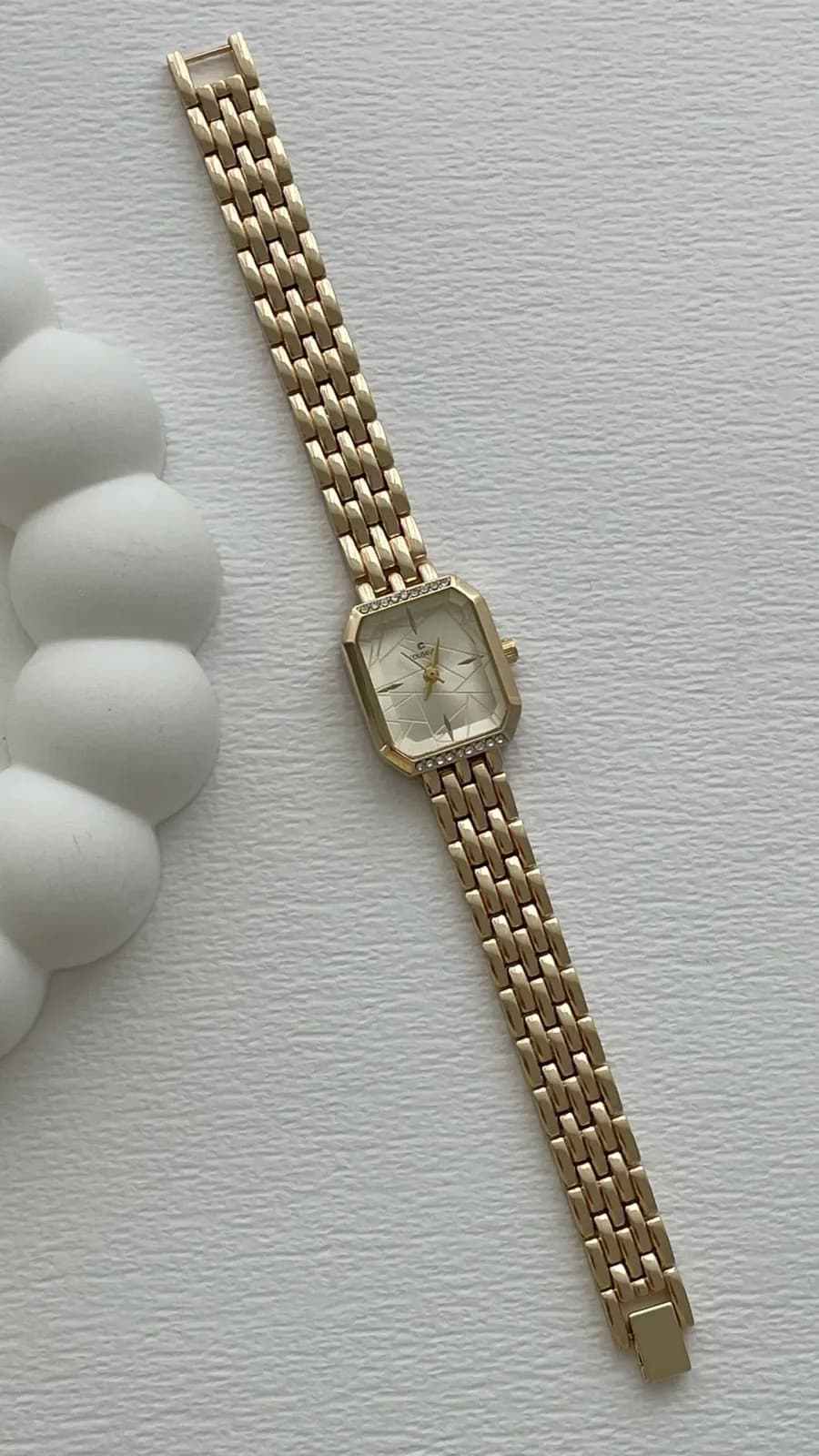 Kare Tasarım Zirkon Taşlı Kadranı Sarı Gold Vintage Saat