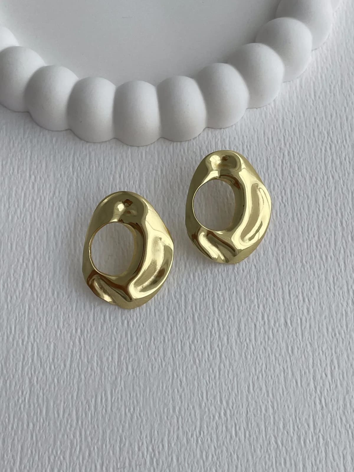 Çelik Soyut Tasarım Ortası Boş Gold Küpe