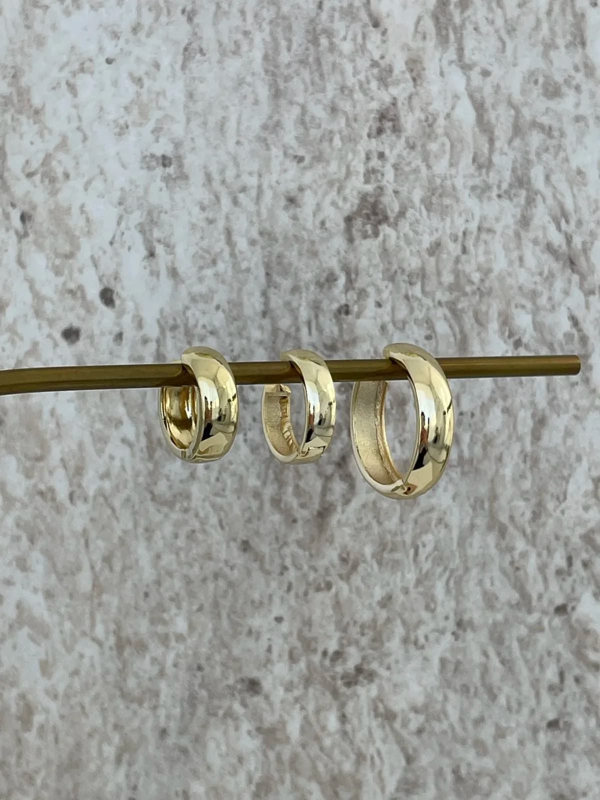 Özel Seri Kenarları Kesik Gold Orta Halka Küpe