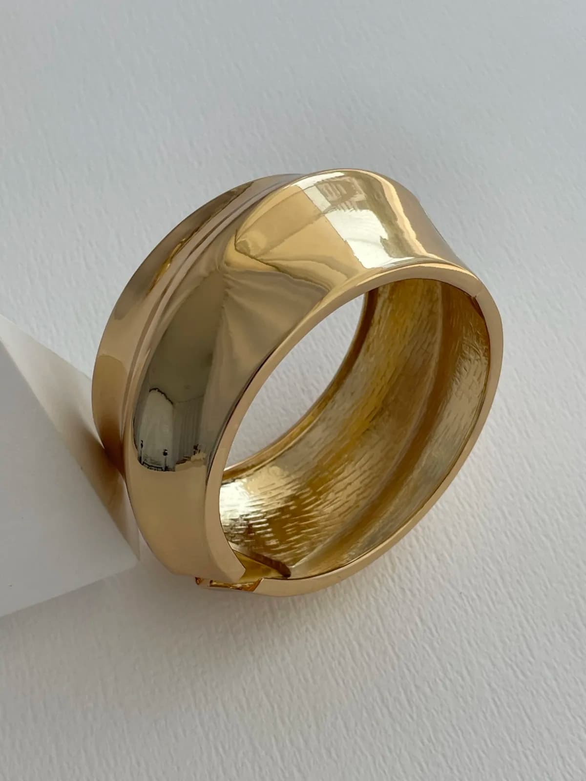 Özel Seri Simetrik Çizgi Detay Kalın Gold Kelepçe Bileklik