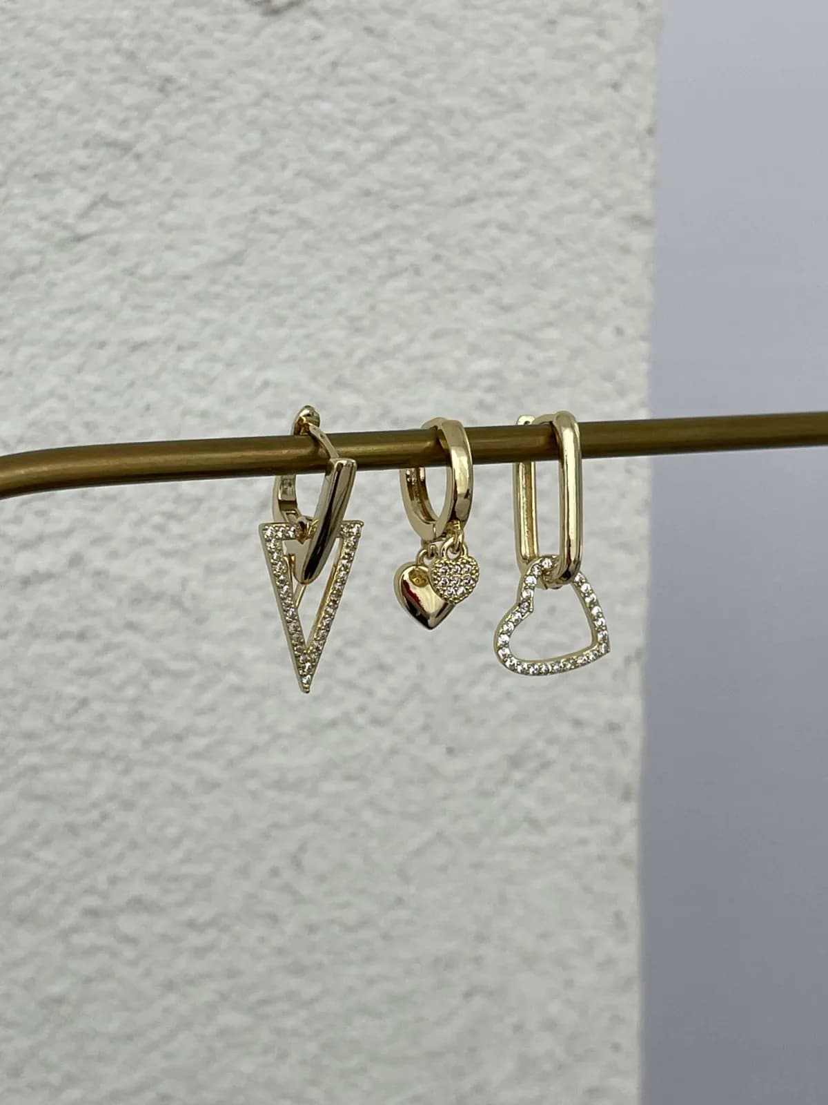 Özel Seri Zirkon Taşlı Üçgen &amp; Kalp Üçlü Halka Gold Küpe Seti