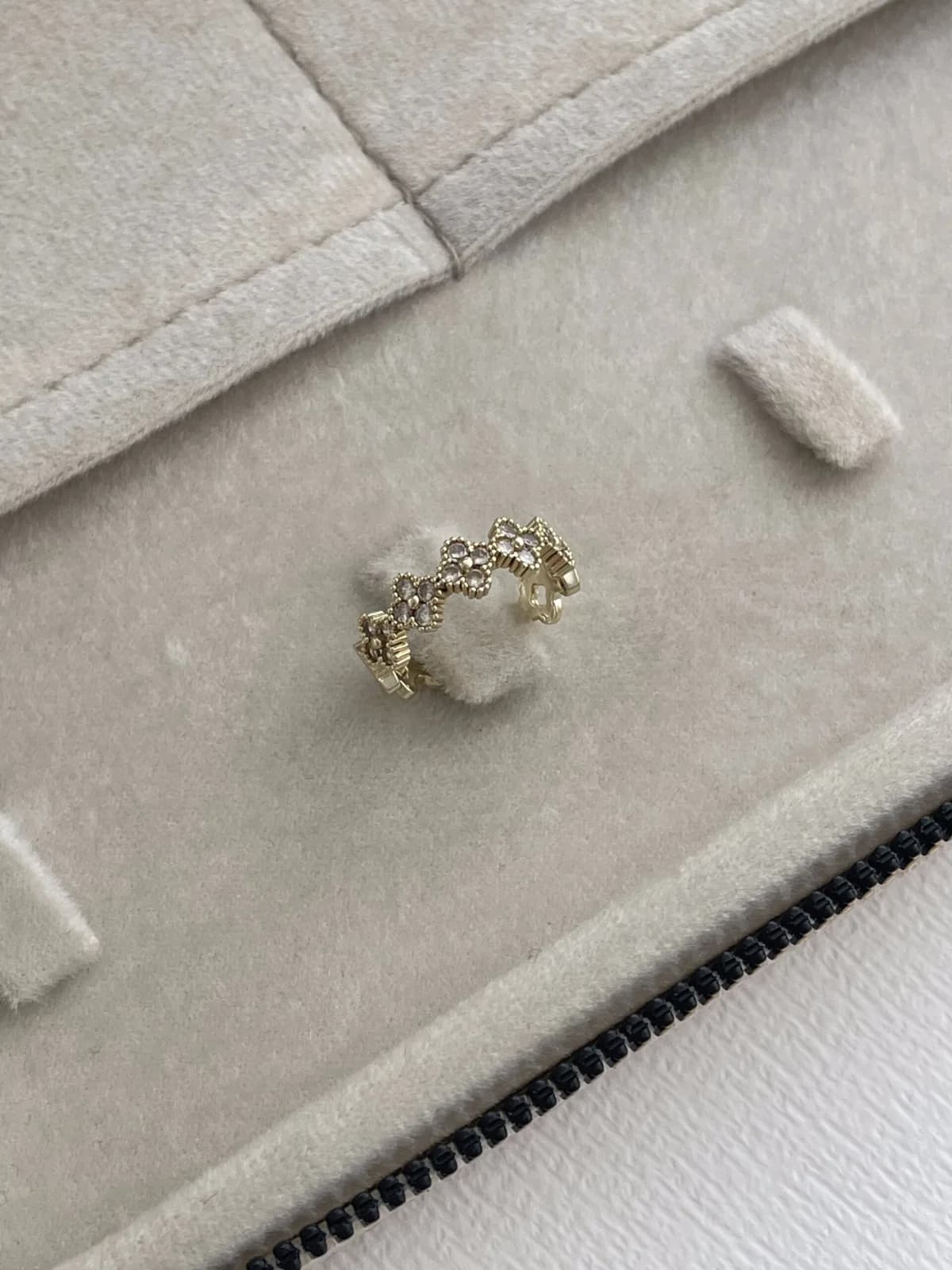 Özel Seri Marka Model Yonca Tasarım Zirkon Taşlı Ayarlanabilir Gold Yüzük