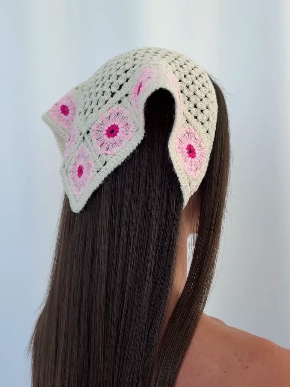 Pembe Çiçek Tasarım Örgü Krem Bandana