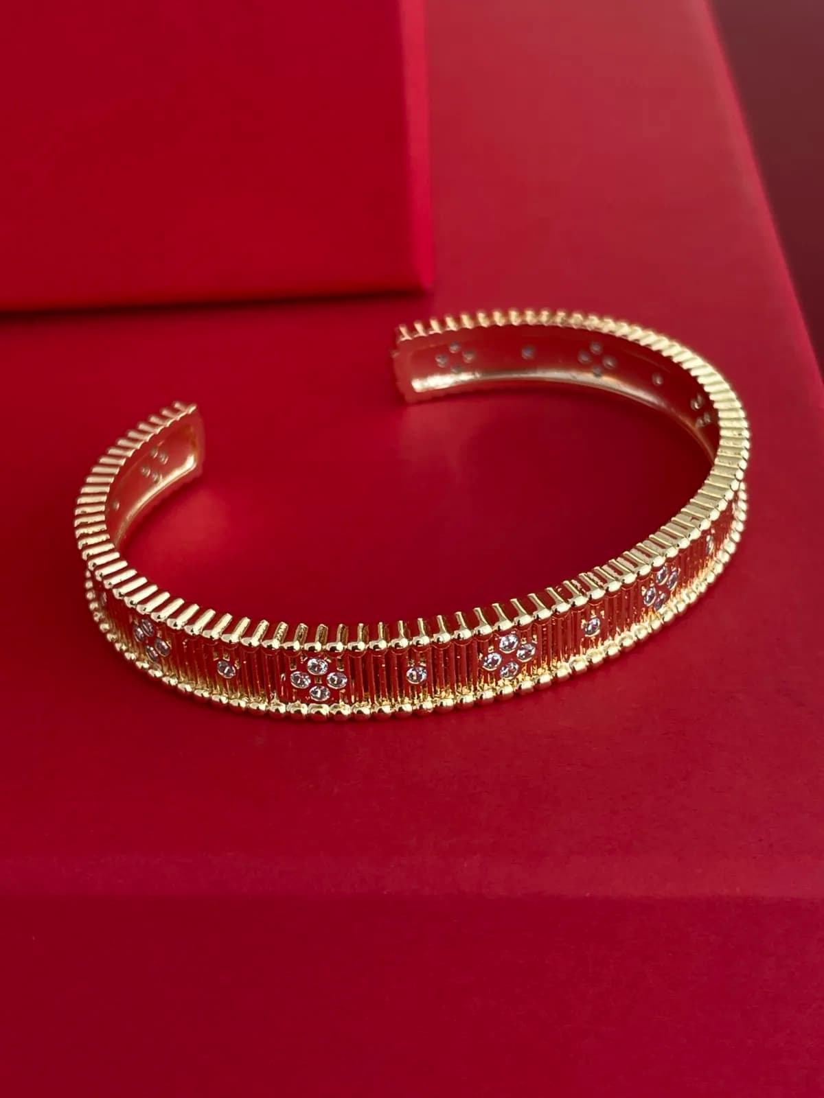 NS-Zirkon Taşlı Marka Model Sıkıştırılabilir Gold Bileklik