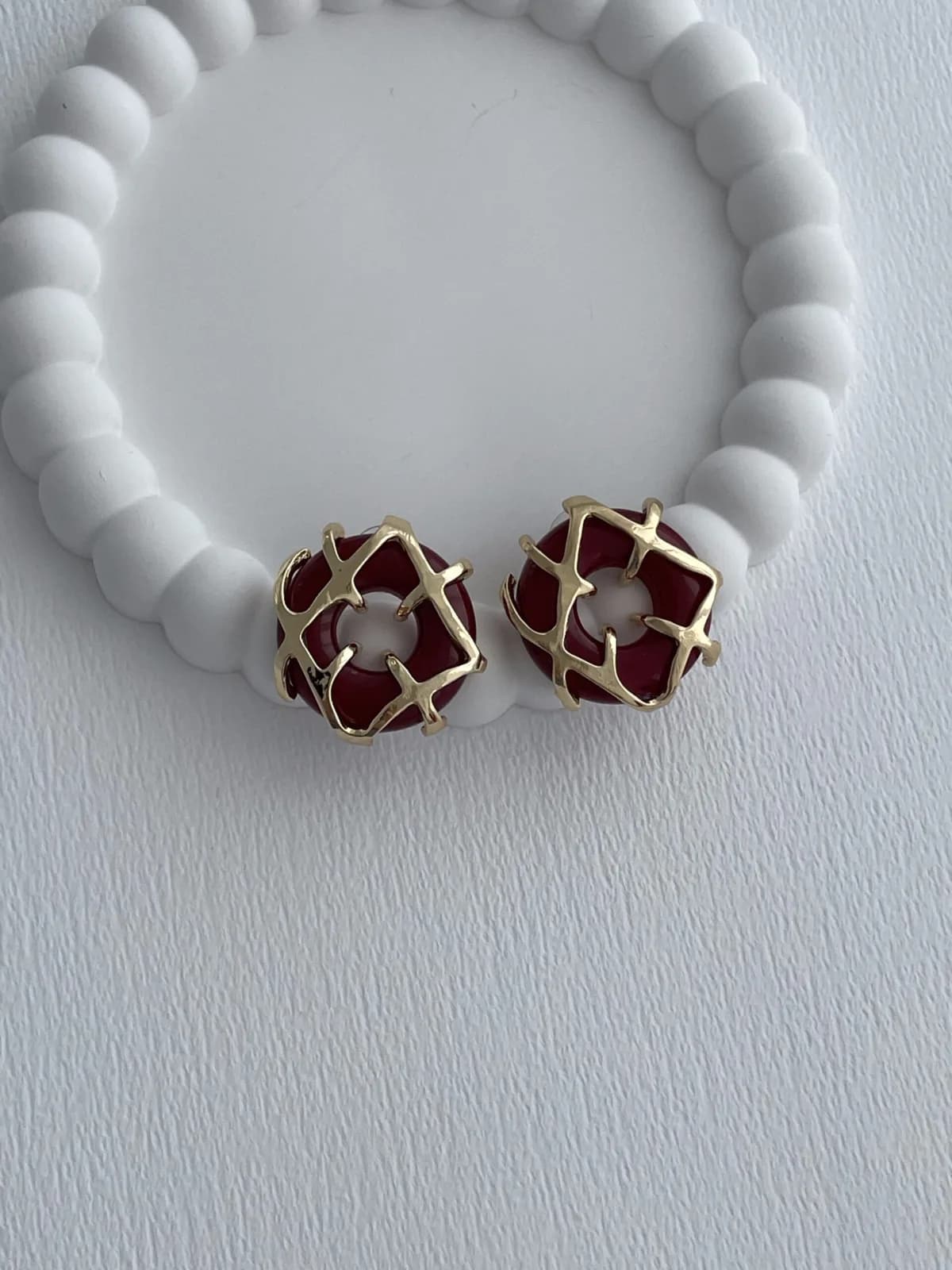 Özel Seri Bordo Mineli Gold X Detay Küpe