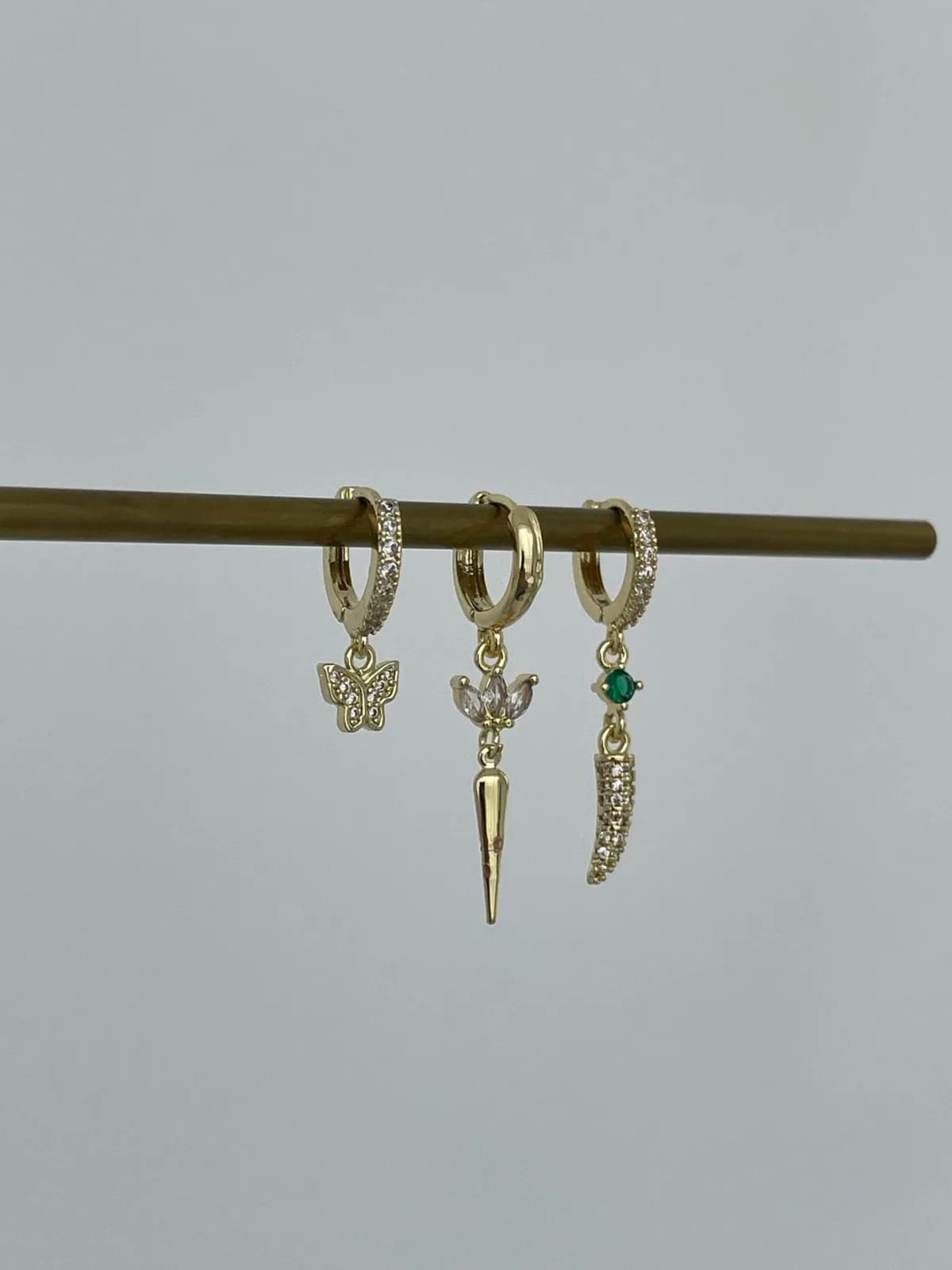Özel Seri Zirkon Taşlı Yaprak &amp; Biber Tasarım Gold Üçlü Küpe Set
