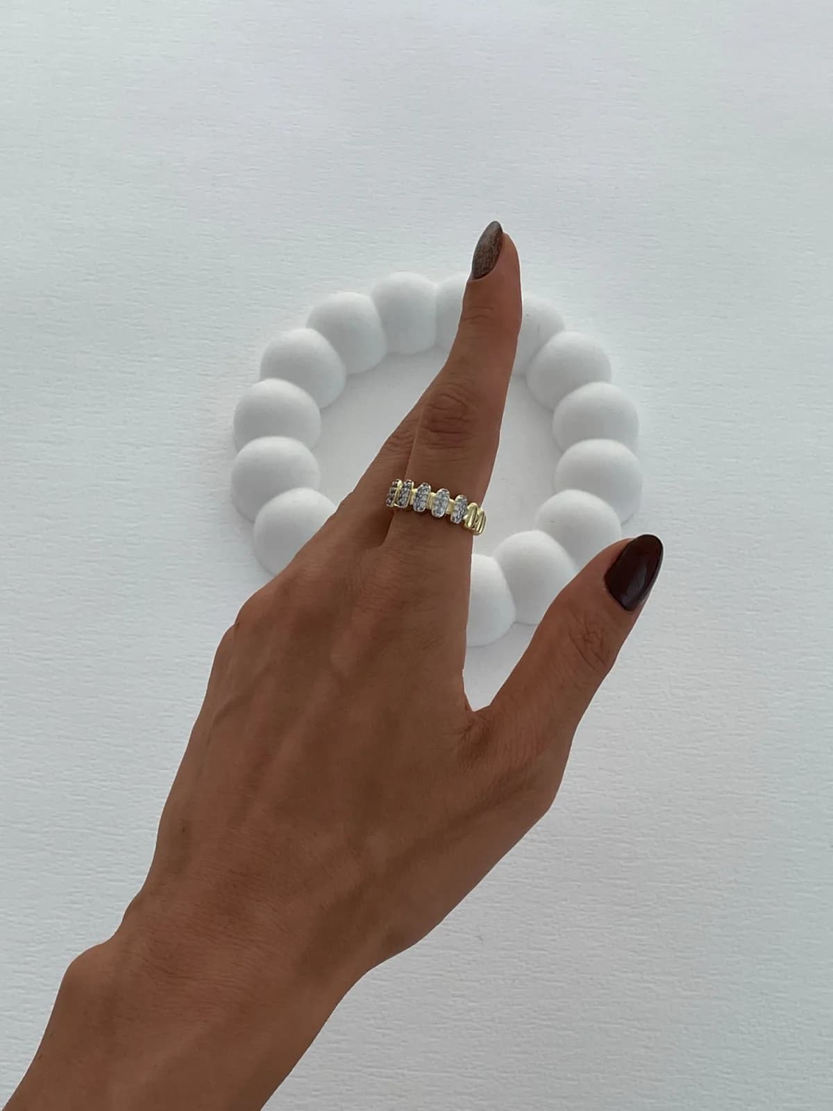 Özel Seri Zirkon Taş Sıralı Oval Tasarım Ayarlanabilir Gold Yüzük