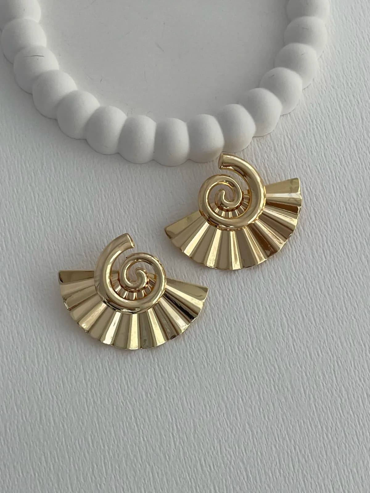 Özel Seri Spiral Detay Yelpaze Tasarım Gold Küpe