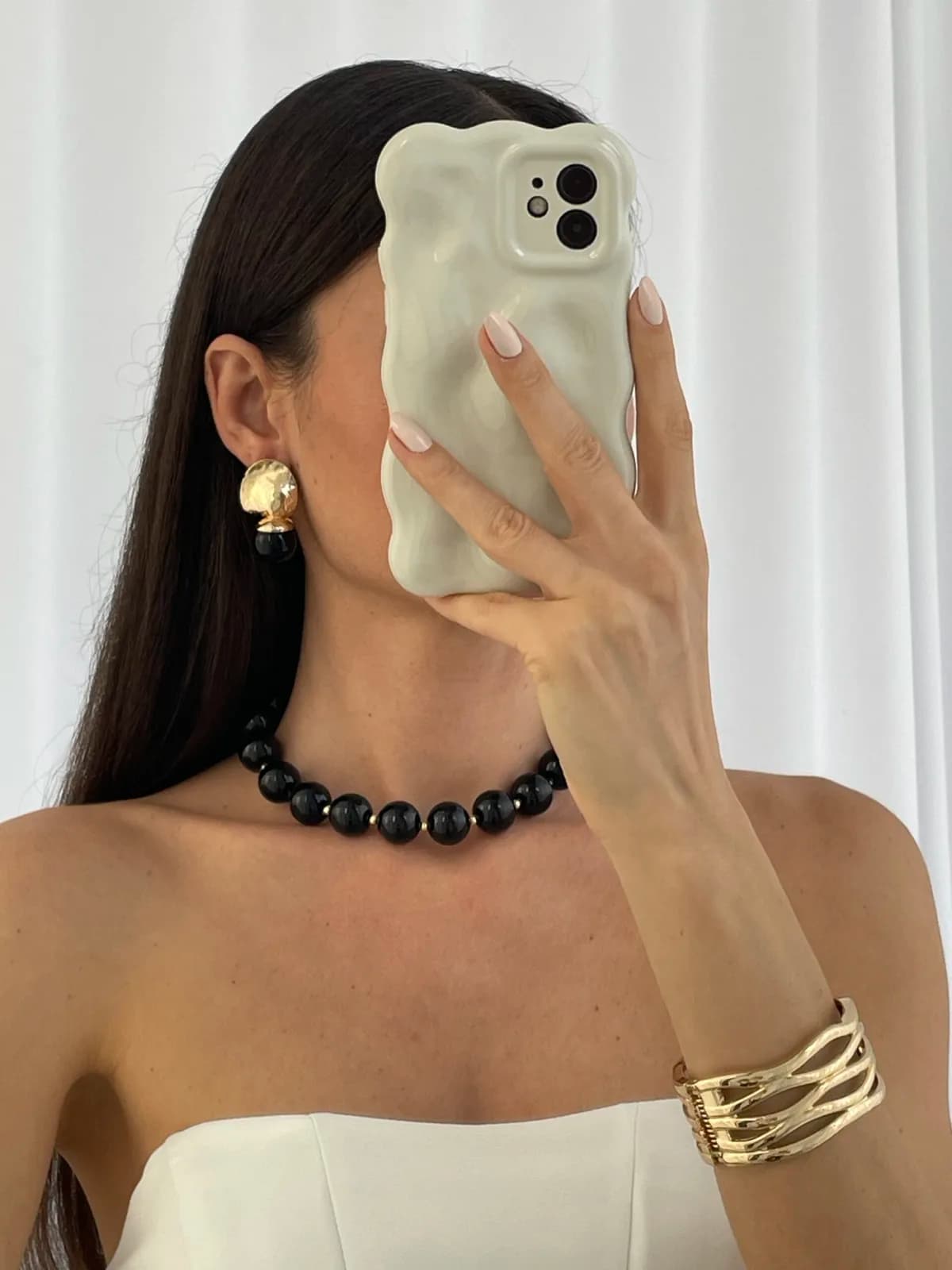 Özel Seri Soyut Gold Detay ZR Model Siyah Top Küpe