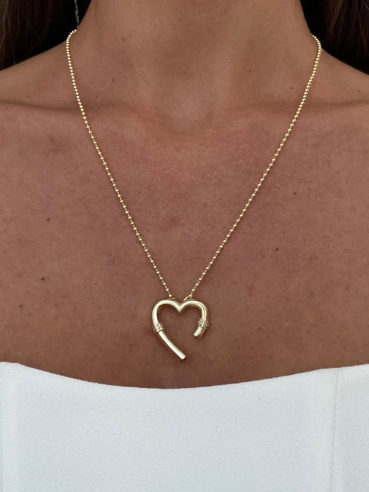 Özel Seri Marka Model Zirkon Taşlı Gold Kalp Kolye