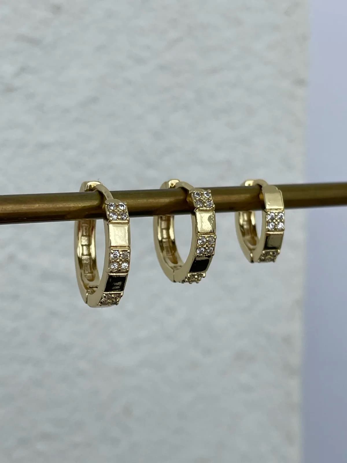 Özel Seri Zirkon Taşlı Üçlü Halka Gold Küpe Seti