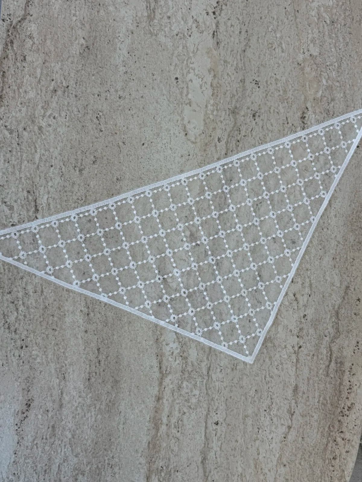 Tül Tasarım Çiçek Detay Beyaz Bandana