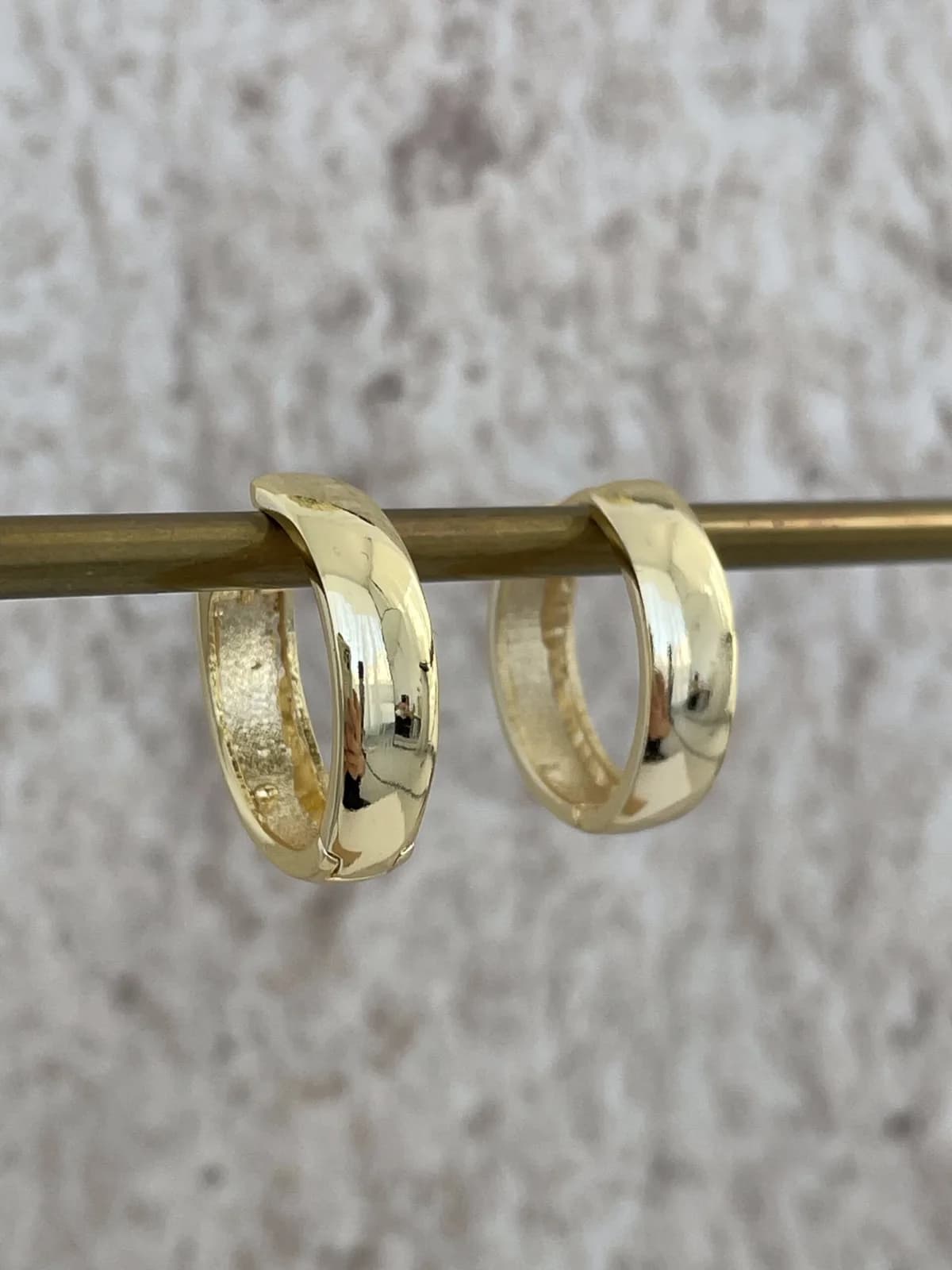 Özel Seri Kenarları Kesik Gold Orta Halka Küpe