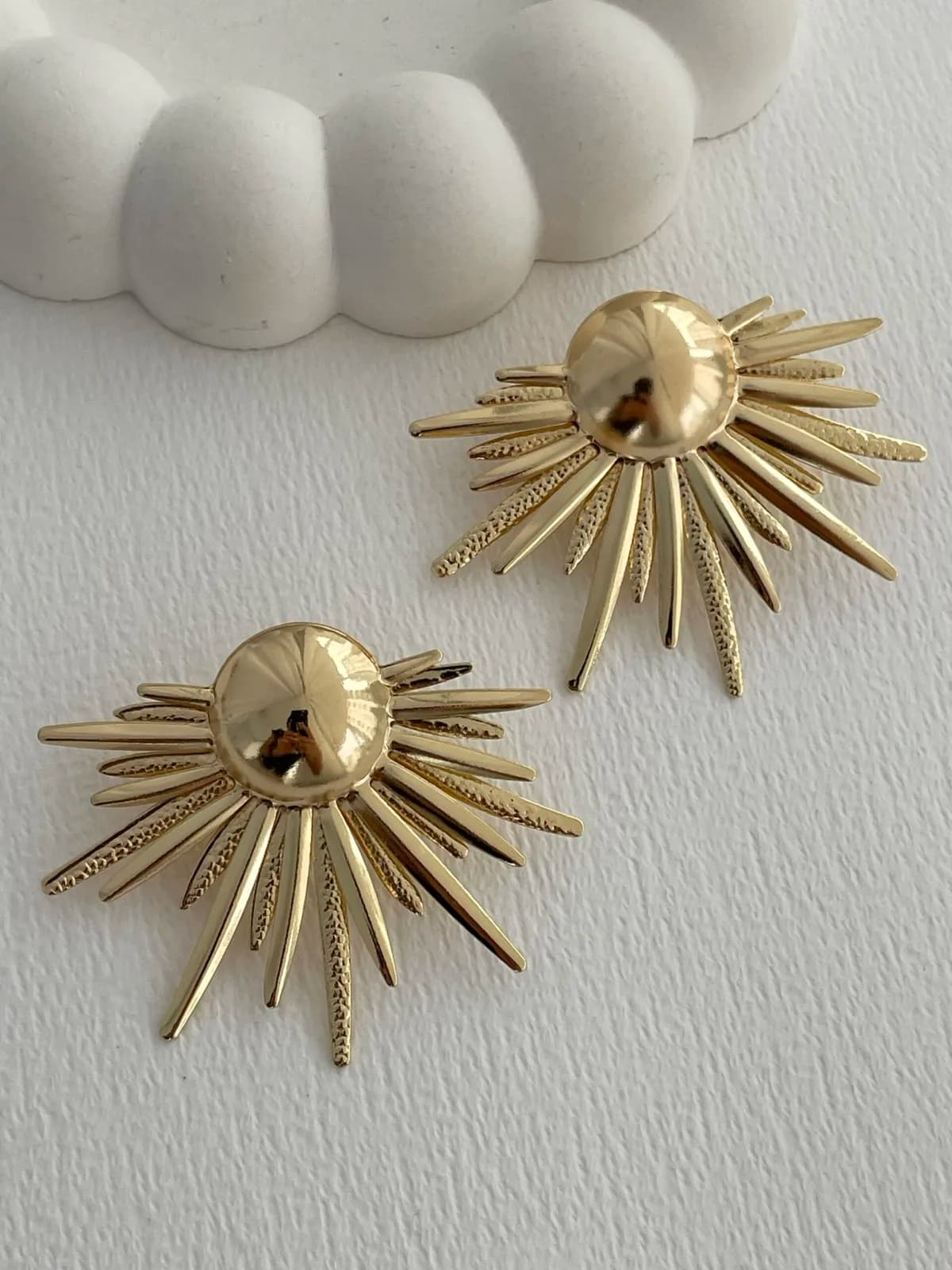 Özel Seri Yarım Güneş Tasarım Gold Küpe