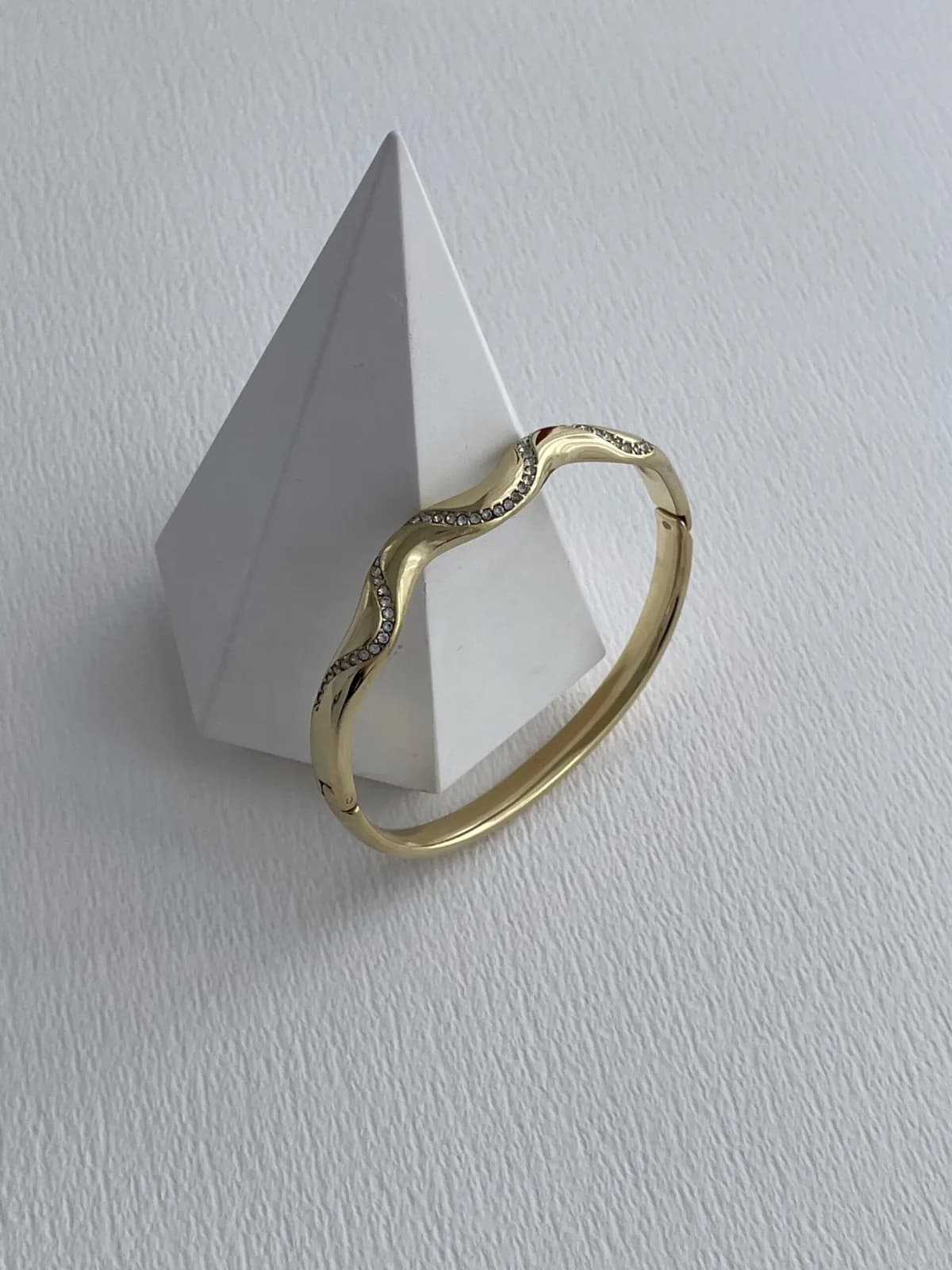 Çelik Zirkon Taşlı Zikzak Model Gold Bileklik