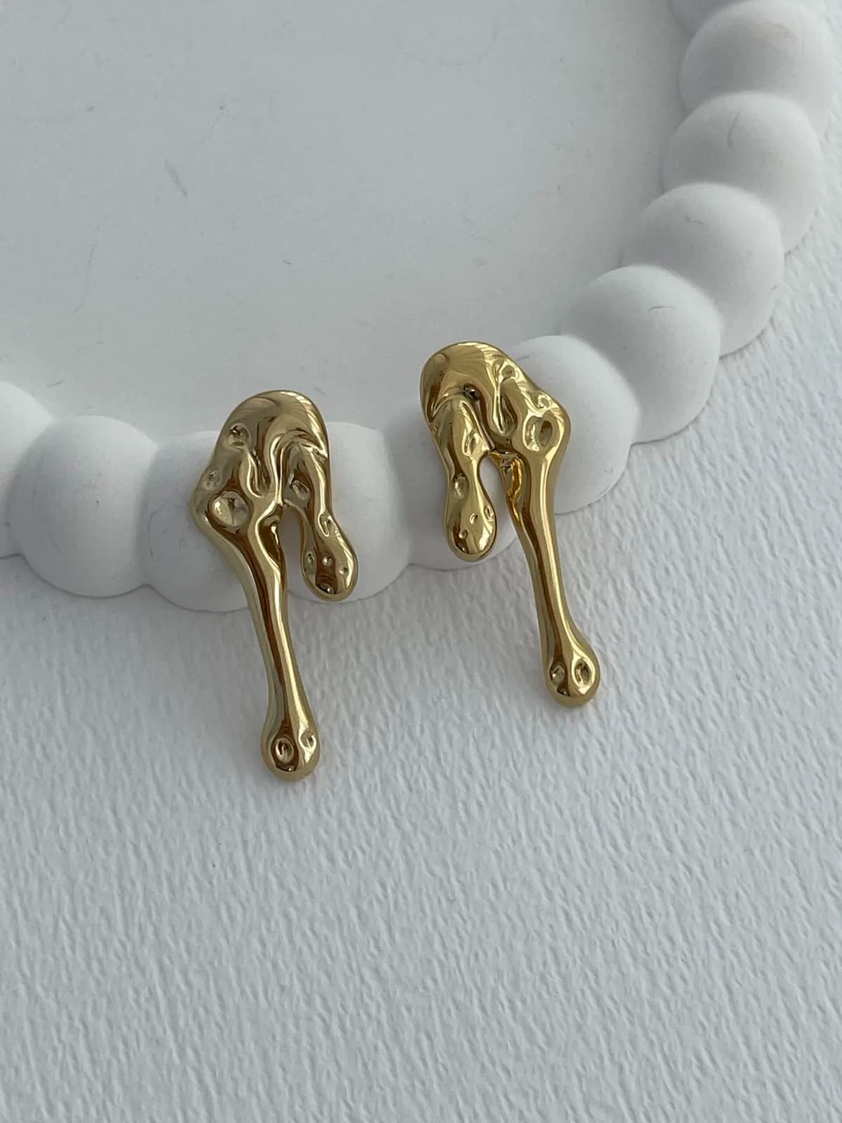 Çelik Desenli Damla Tasarım Gold Küpe
