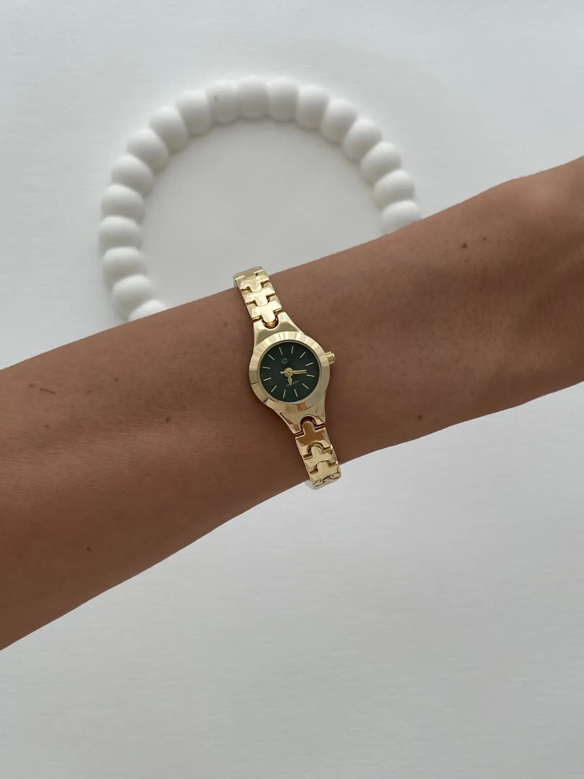 Yuvarlak Tasarım Kadranı Siyah Gold Vintage Saat