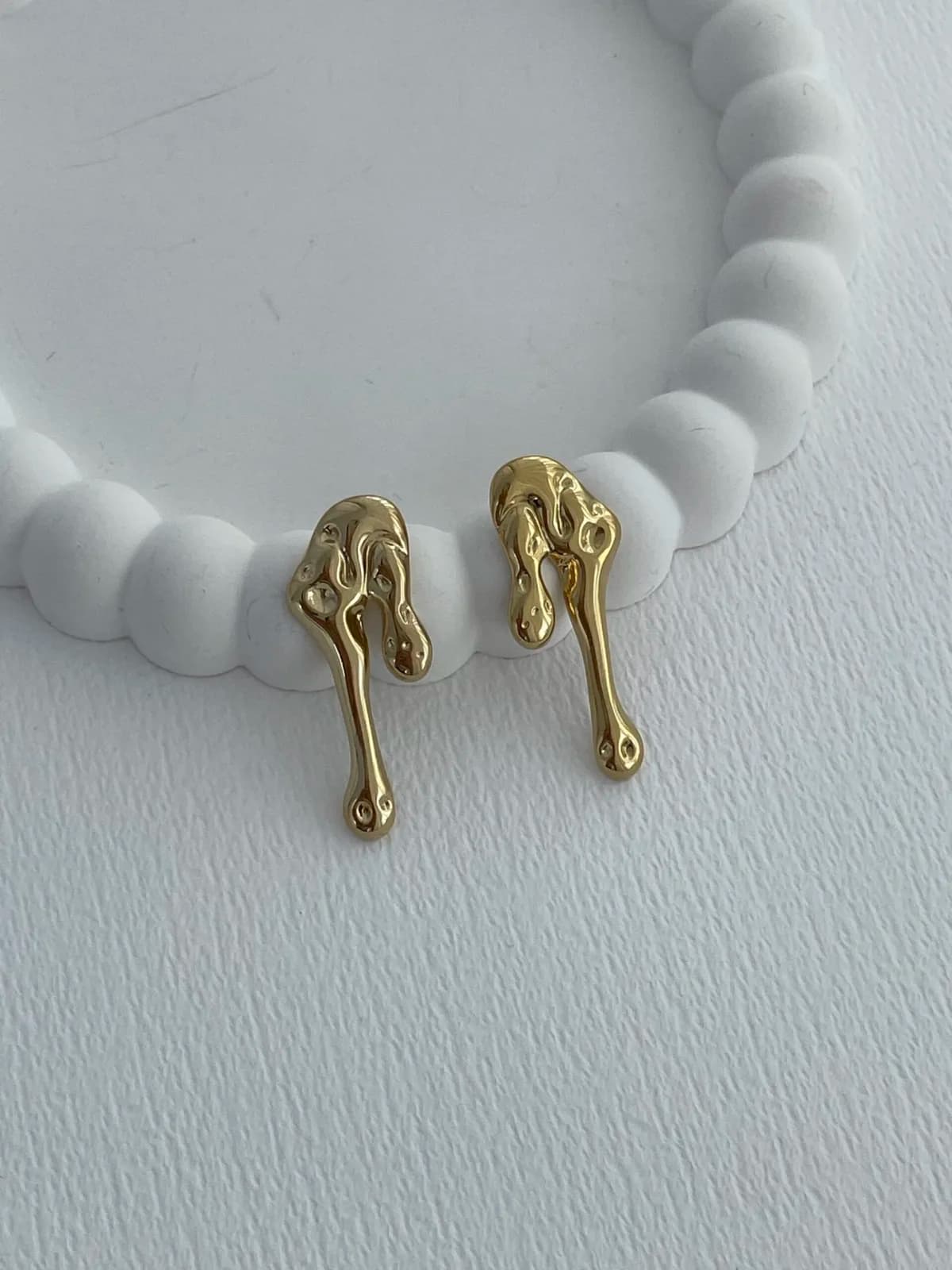 Çelik Desenli Damla Tasarım Gold Küpe
