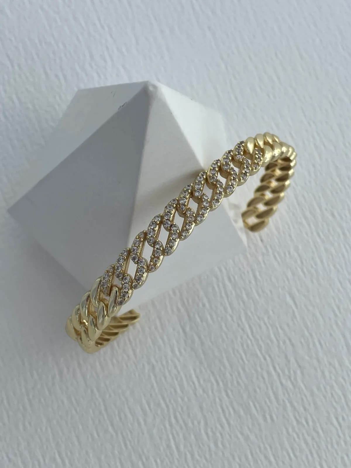 Özel Seri Zirkon Taşlı Gurmet Tasarım Sıkıştırılabilir Gold Bileklik
