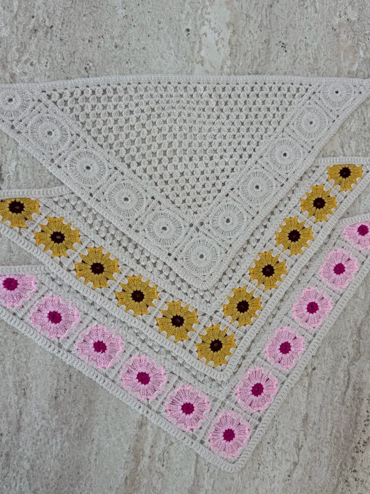 Krem Çiçek Tasarım Örgü Bandana