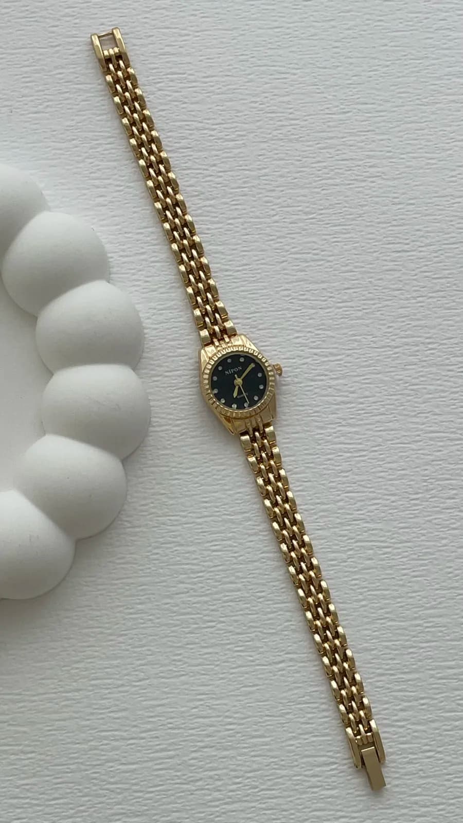 Yuvarlak Tasarım Kadranı Siyah Gold Vintage Saat