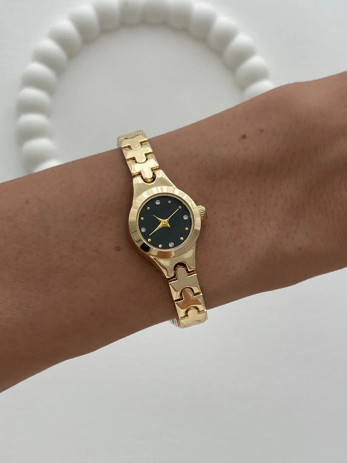 Yuvarlak Tasarım Kadranı Siyah Gold Vintage Saat