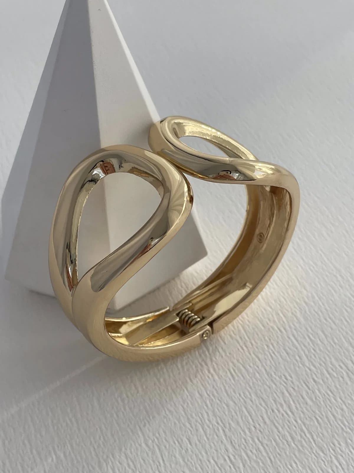 Özel Seri İçi Boş Damla Tasarım Gold Kelepçe Bileklik