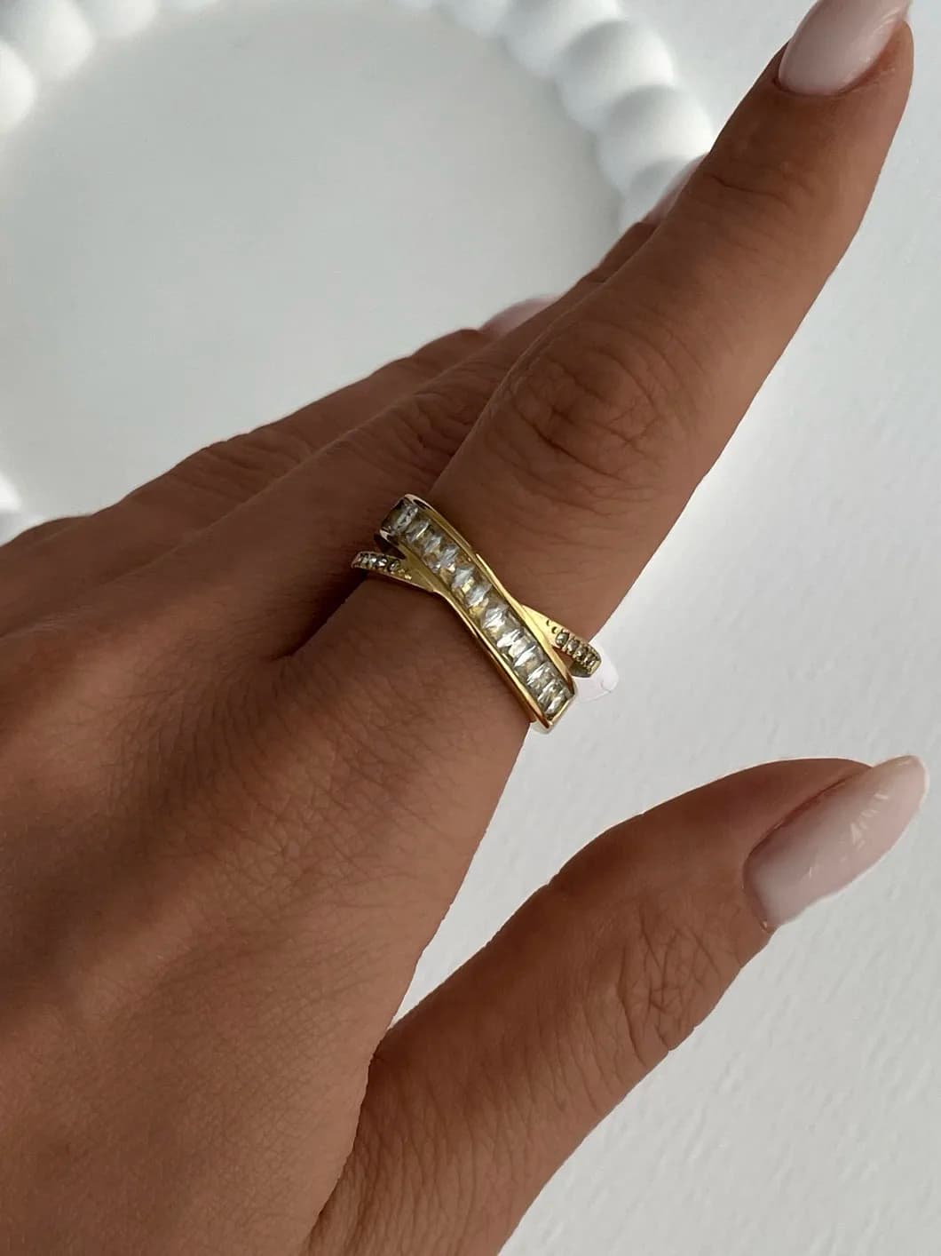 Çelik Baget Taşlı X Tasarım Gold Yüzük