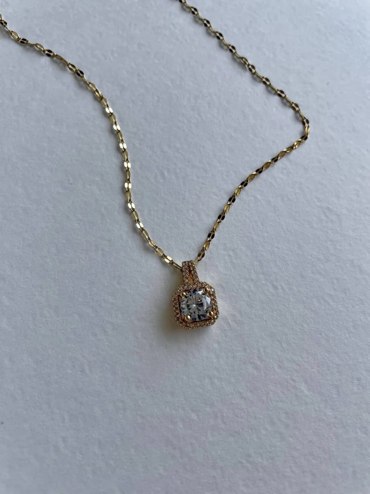 Zirkon Taşlı Baget Gold Kolye
